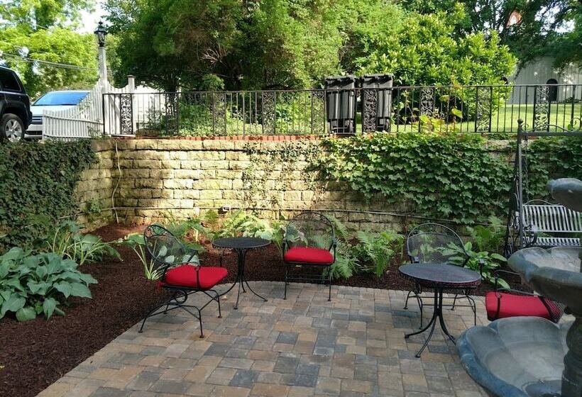 مبيت وإفطار Lamberson Guest House