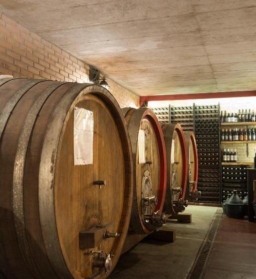 בית מלון כפרי Casale Verdeluna Wine Resort