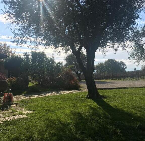 בית מלון כפרי Casale Verdeluna Wine Resort