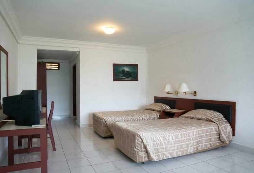 ホテル Toledo Inn