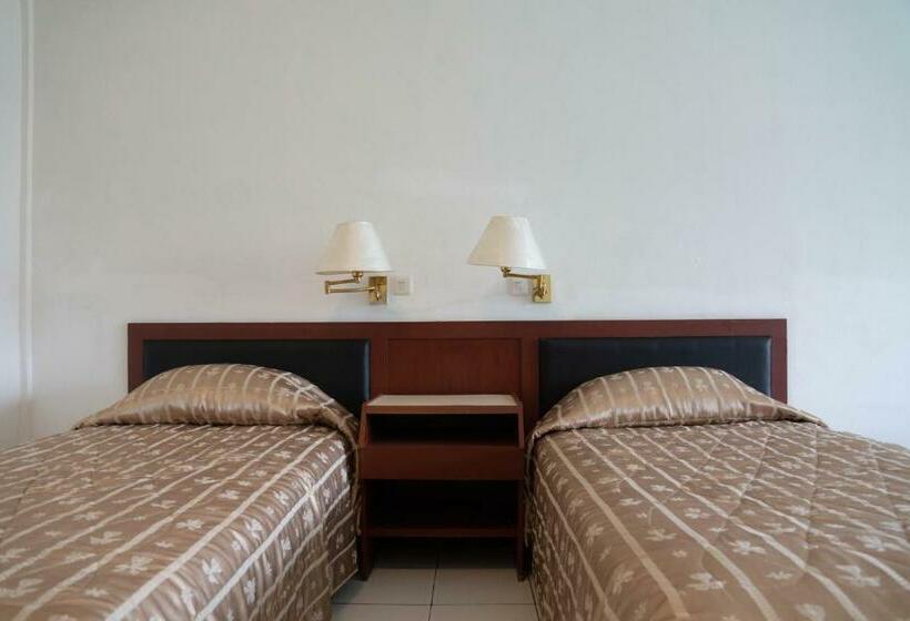 ホテル Toledo Inn