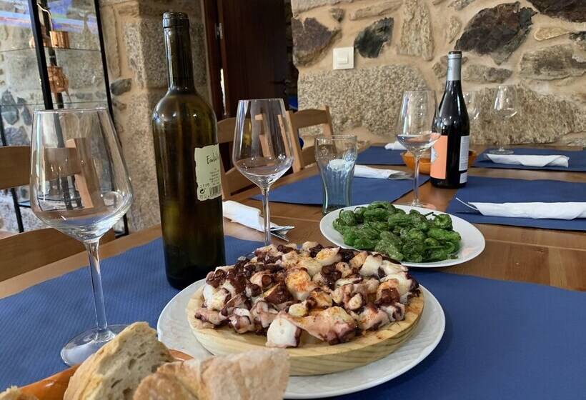 Albergue Ponte Olveira   Hostel