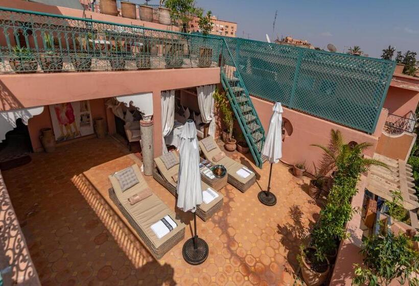 تختخواب و صبحانه Villa Soraya Hammam & Jacuzzi