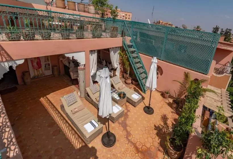 تختخواب و صبحانه Villa Soraya Hammam & Jacuzzi