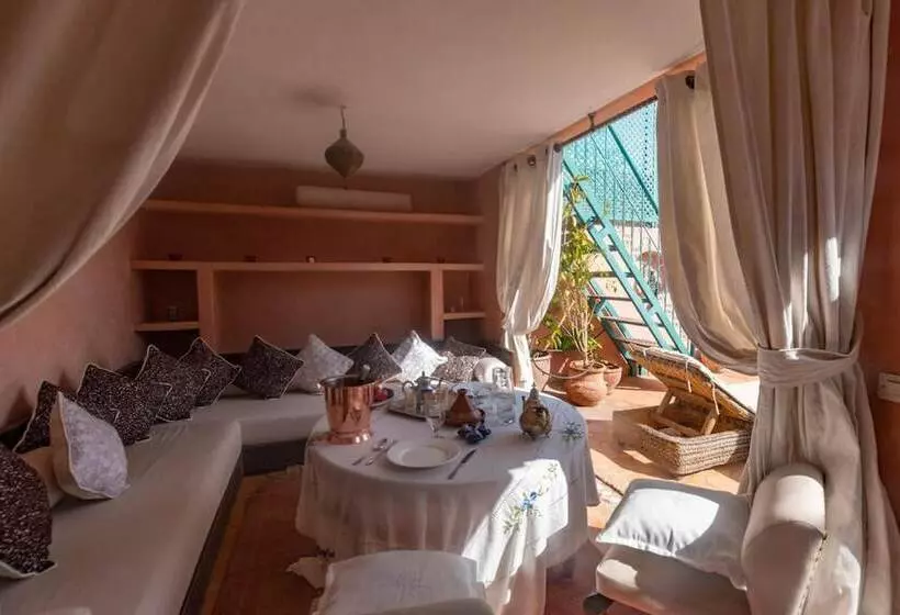 تختخواب و صبحانه Villa Soraya Hammam & Jacuzzi