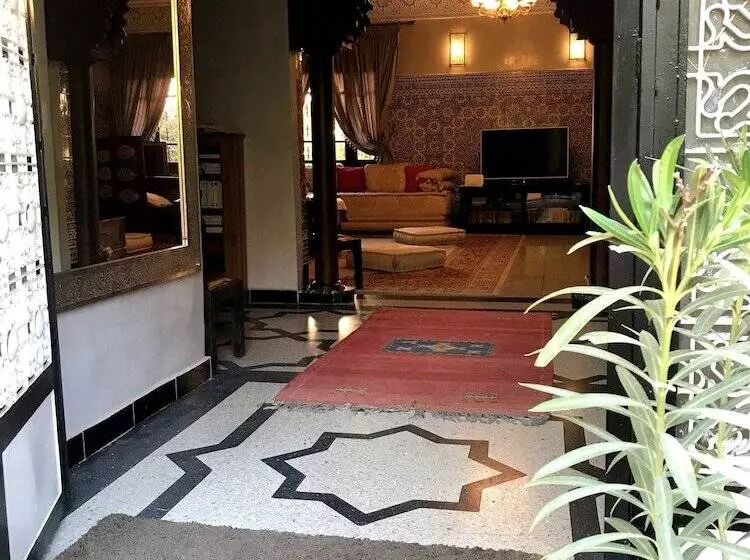 تختخواب و صبحانه Villa Soraya Hammam & Jacuzzi