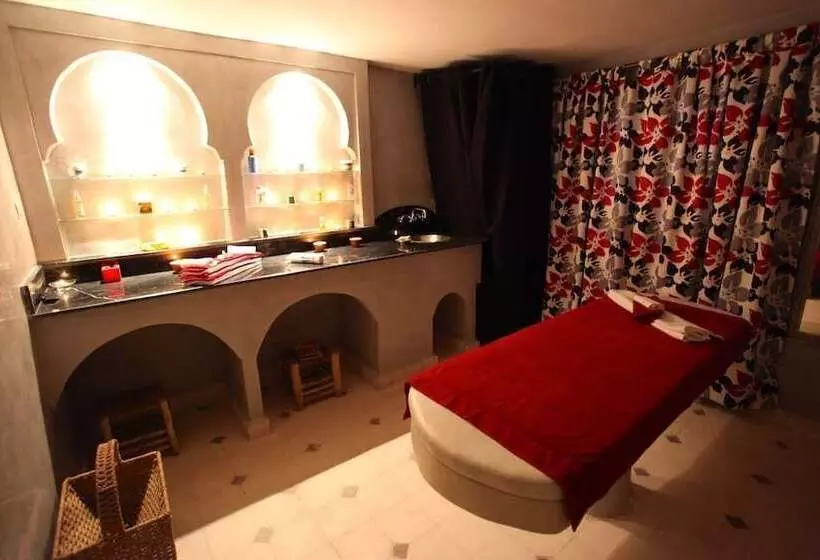 تختخواب و صبحانه Villa Soraya Hammam & Jacuzzi