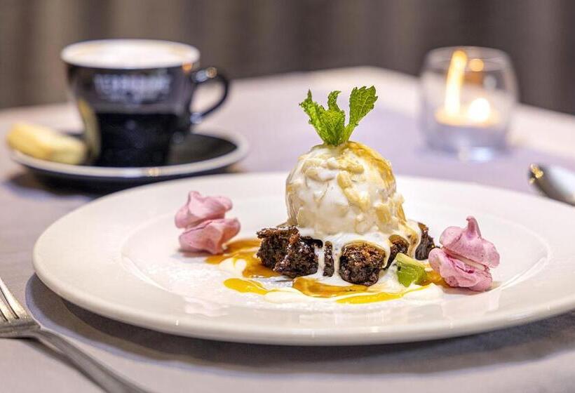 Отель Cavern Resort & Spa