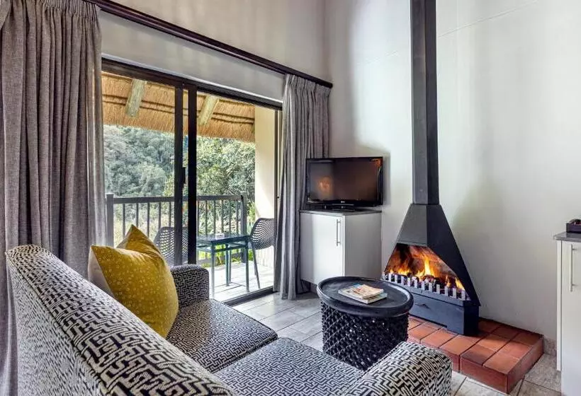 ホテル Cavern Resort & Spa