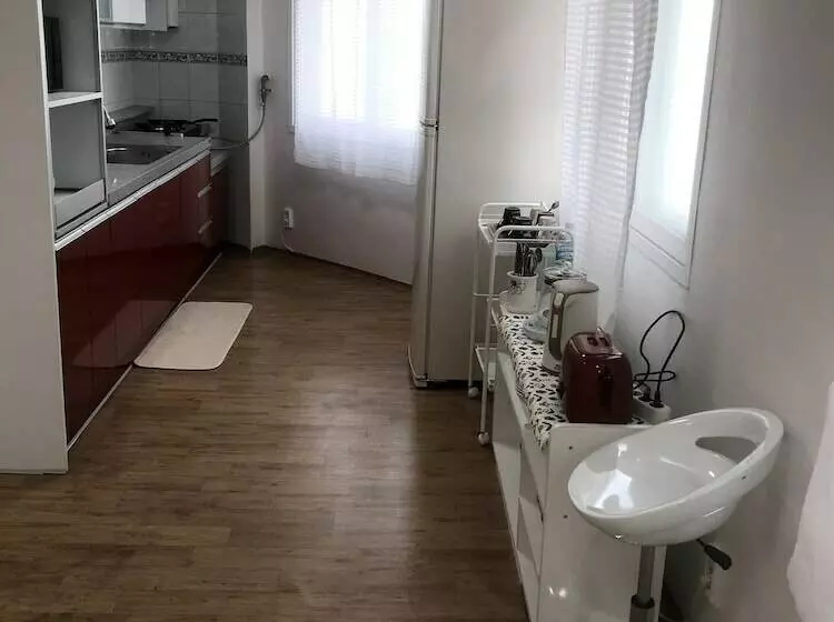 ペンション Gwangju Songjeong Station Guesthouse   Hostel