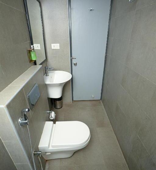 Upar Hotels Nungambakkam Nearby Us Consulate Apollo Hospital Sankara Nethralaya