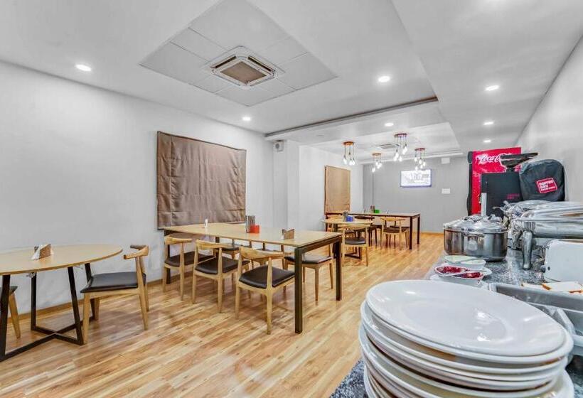 Upar Hotels Nungambakkam Nearby Us Consulate Apollo Hospital Sankara Nethralaya