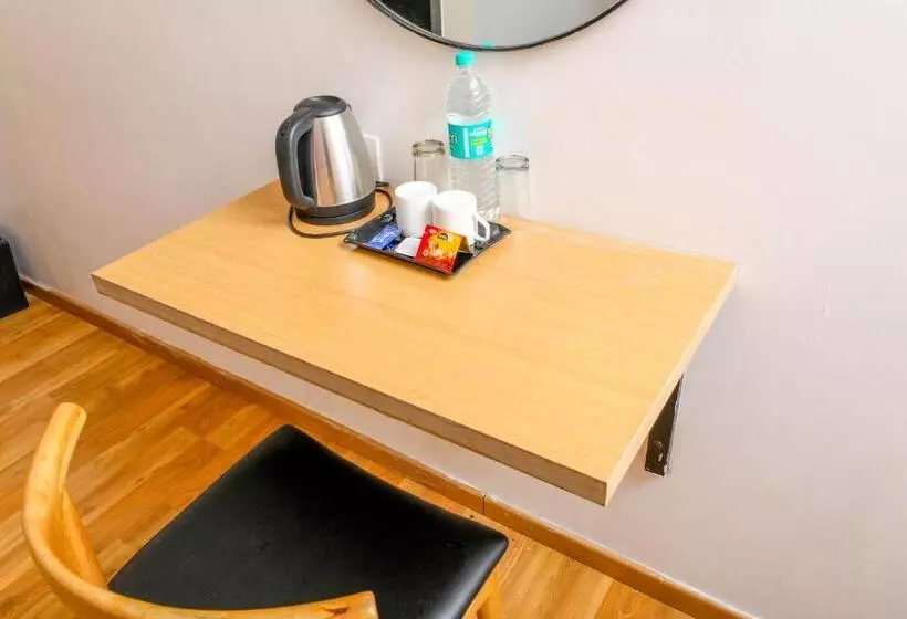 Upar Hotels Nungambakkam Nearby Us Consulate Apollo Hospital Sankara Nethralaya