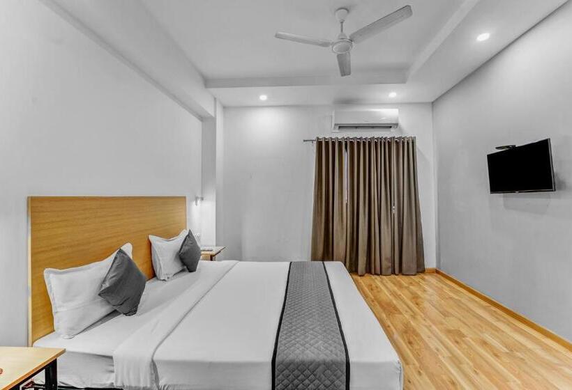 Upar Hotels Nungambakkam Nearby Us Consulate Apollo Hospital Sankara Nethralaya