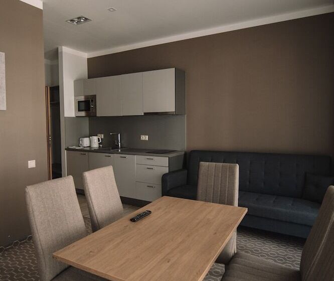 Merepargi Aparthotel & Cafe