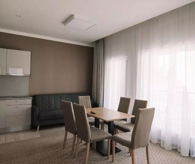 Merepargi Aparthotel & Cafe
