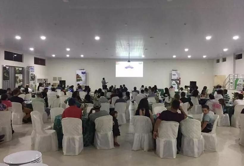 Hotelli Dallas Palace