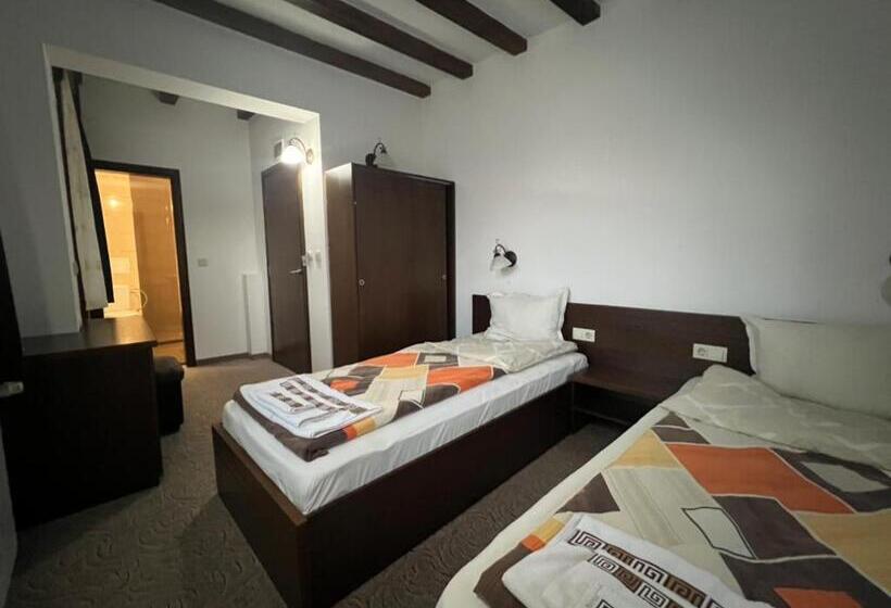 酒店 Galabova Guest House