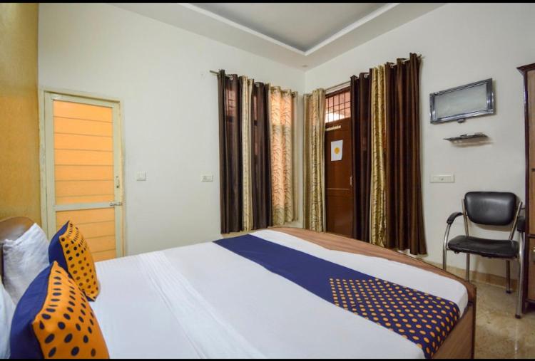 Hotelli Spot On 37048 Saini Guest House