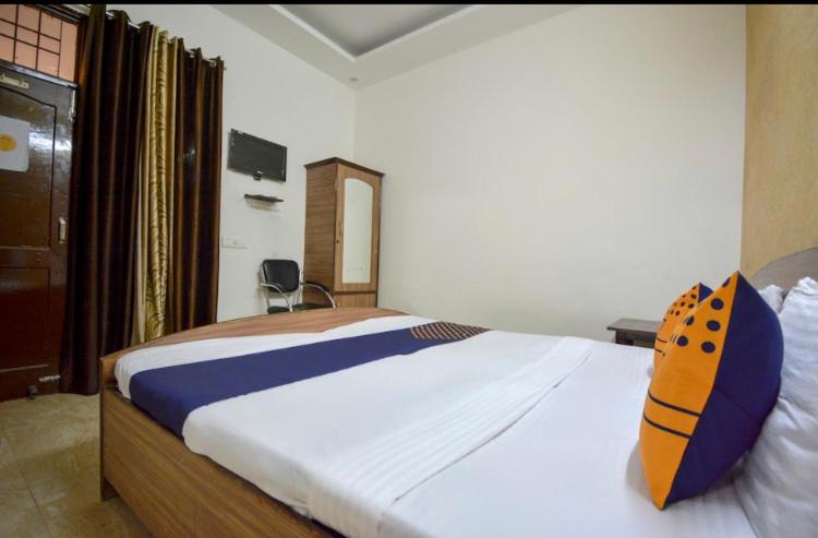 Hotelli Spot On 37048 Saini Guest House