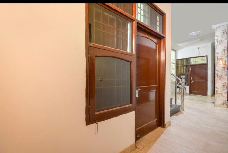 Hotelli Spot On 37048 Saini Guest House