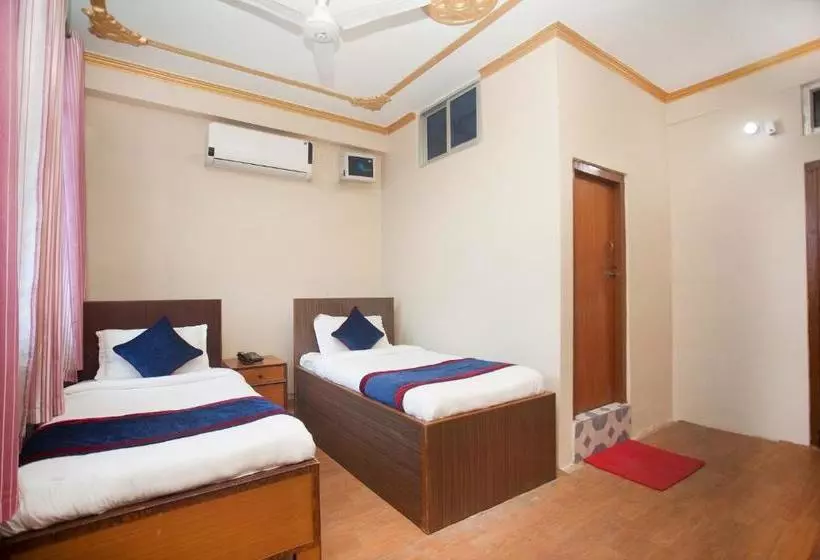 Oyo 314 Hotel Holy Palace