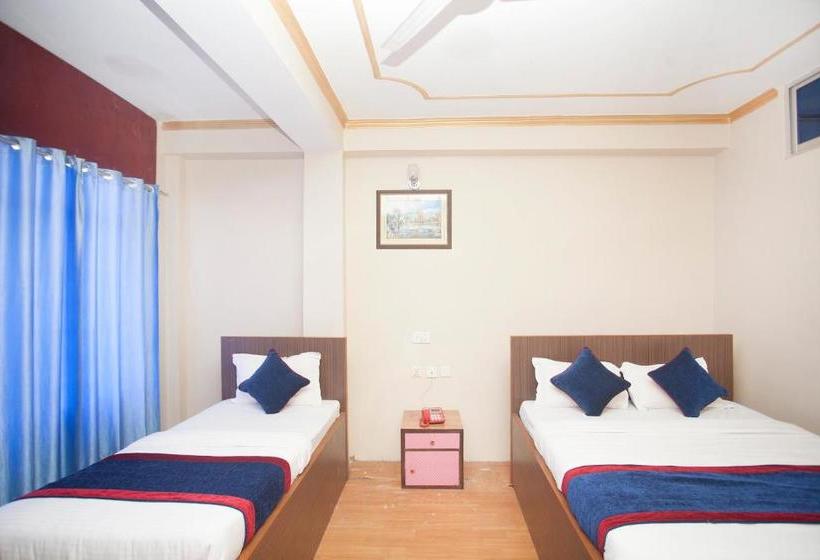 Oyo 314 Hotel Holy Palace