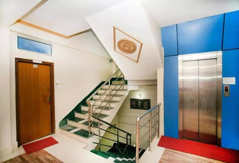 Oyo 314 Hotel Holy Palace