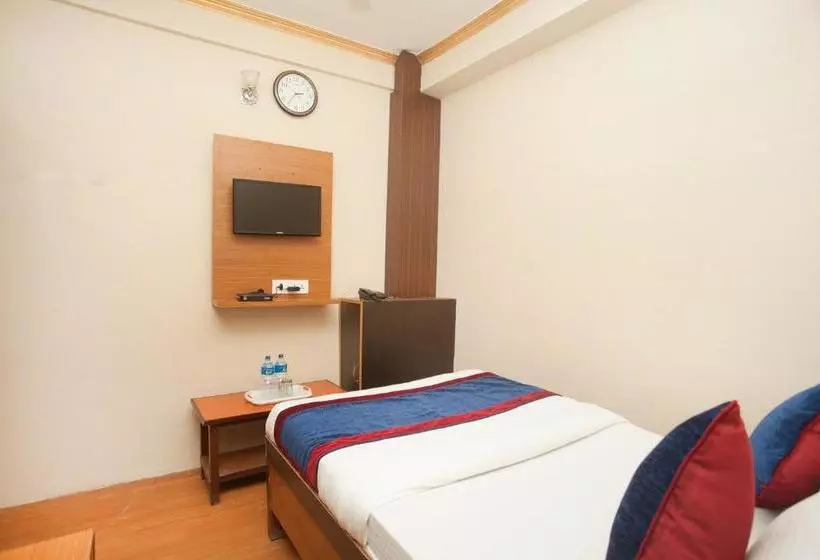 Oyo 314 Hotel Holy Palace