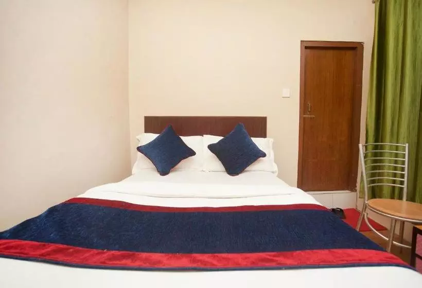 Oyo 314 Hotel Holy Palace