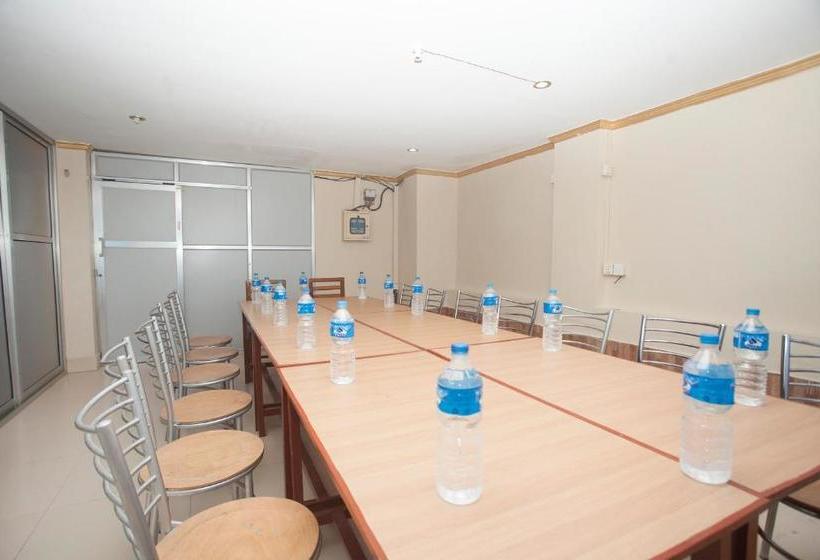 Oyo 314 Hotel Holy Palace