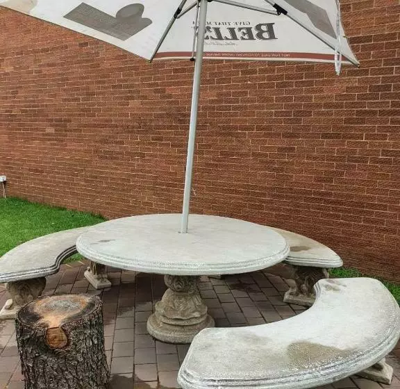 پانسیون Domba Self Catering Suites