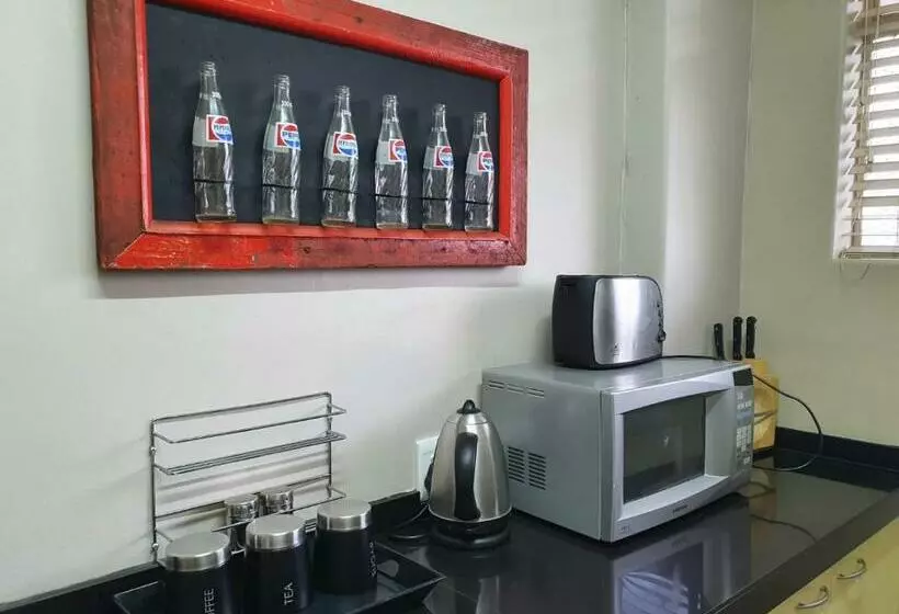 پانسیون Domba Self Catering Suites