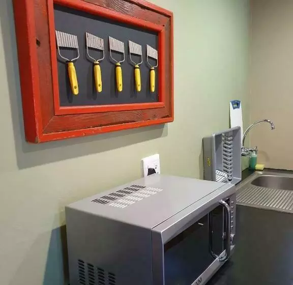 پانسیون Domba Self Catering Suites