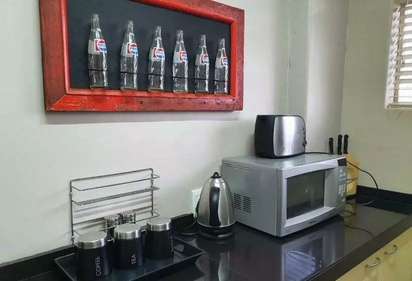 پانسیون Domba Self Catering Suites