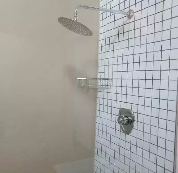 پانسیون Domba Self Catering Suites