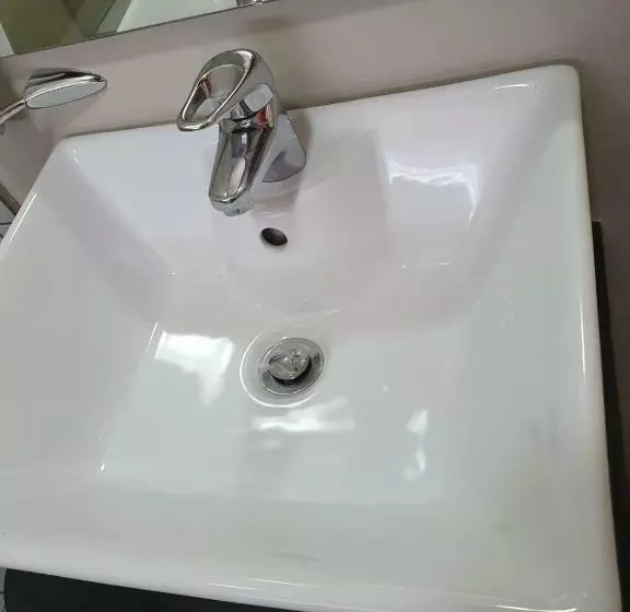 پانسیون Domba Self Catering Suites