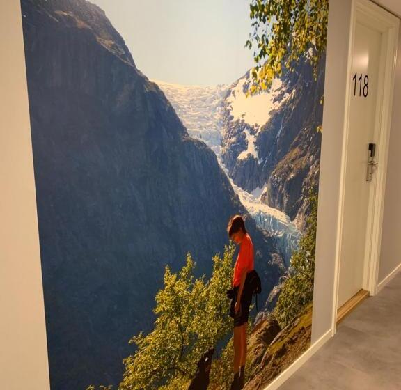 ペンション Husnes Sentrum Hotell