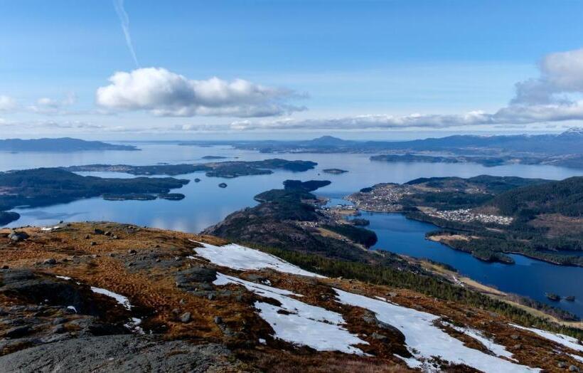 ペンション Husnes Sentrum Hotell