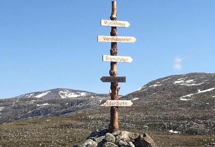 ペンション Husnes Sentrum Hotell