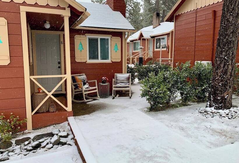 فندق صغير Grand Pine Cabins