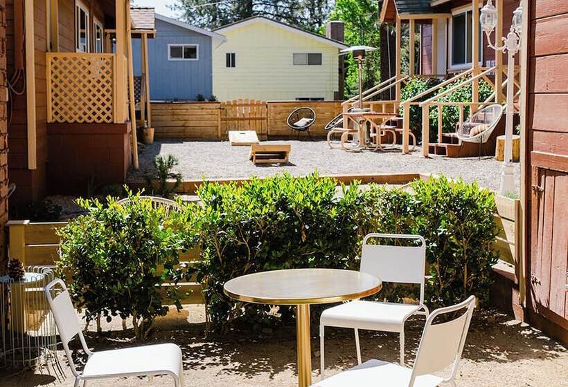 فندق صغير Grand Pine Cabins