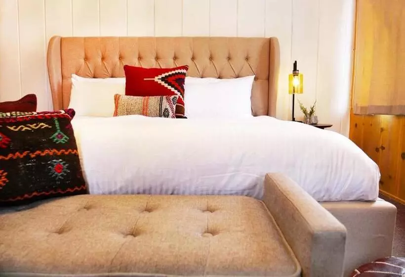 Retkeilymaja Grand Pine Cabins