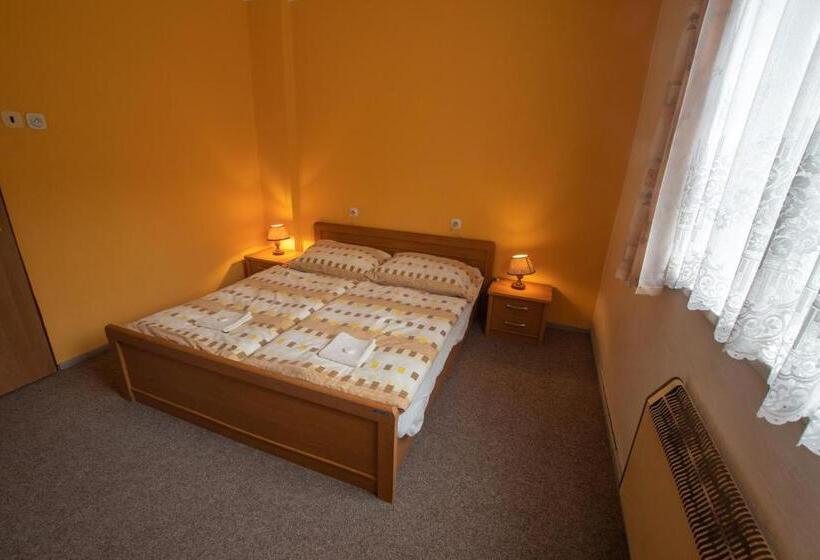 فندق صغير Pension Palla