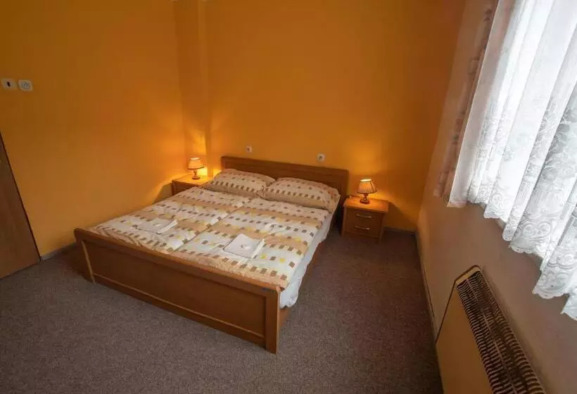 Retkeilymaja Pension Palla