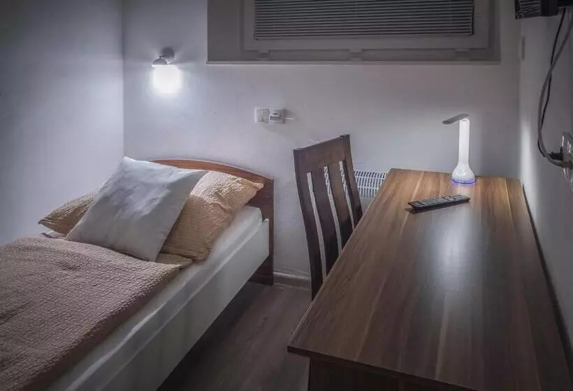 Retkeilymaja Pension Palla