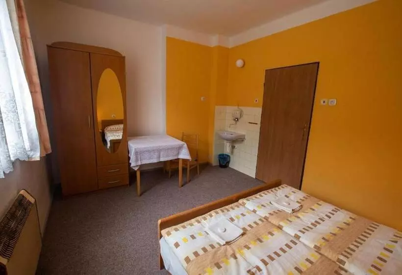 Retkeilymaja Pension Palla