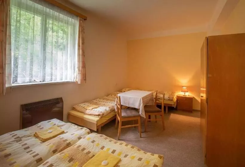 Retkeilymaja Pension Palla