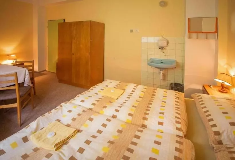 Retkeilymaja Pension Palla