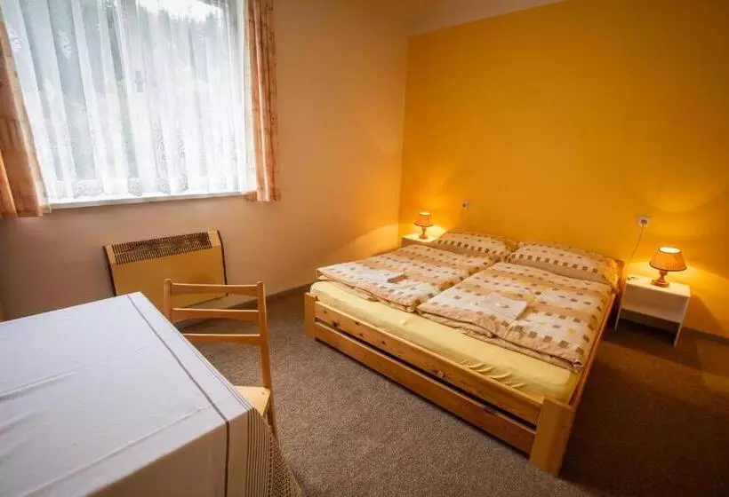 Retkeilymaja Pension Palla